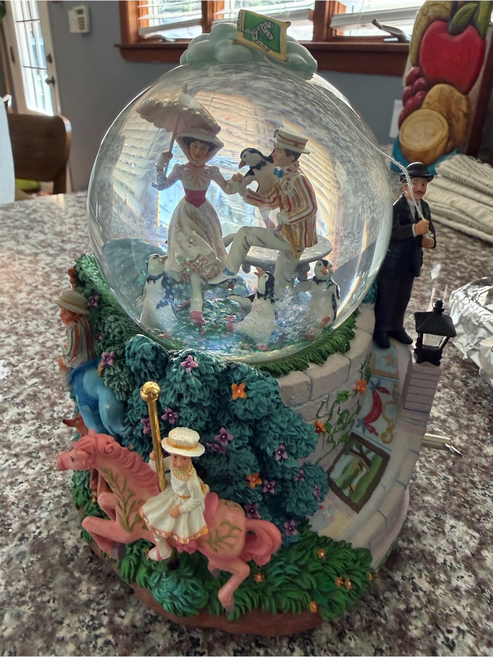 Disney Store Disney Mary Poppins "Let's Go Fly a Kite" Snowglobe Collectible